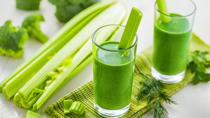 Advantages of Celery Juice, Facet Results, and Recipes for Inexperienced persons!