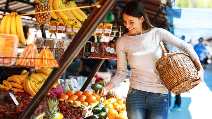 What One Should Check Before Buying Fruits – 7 Tips
